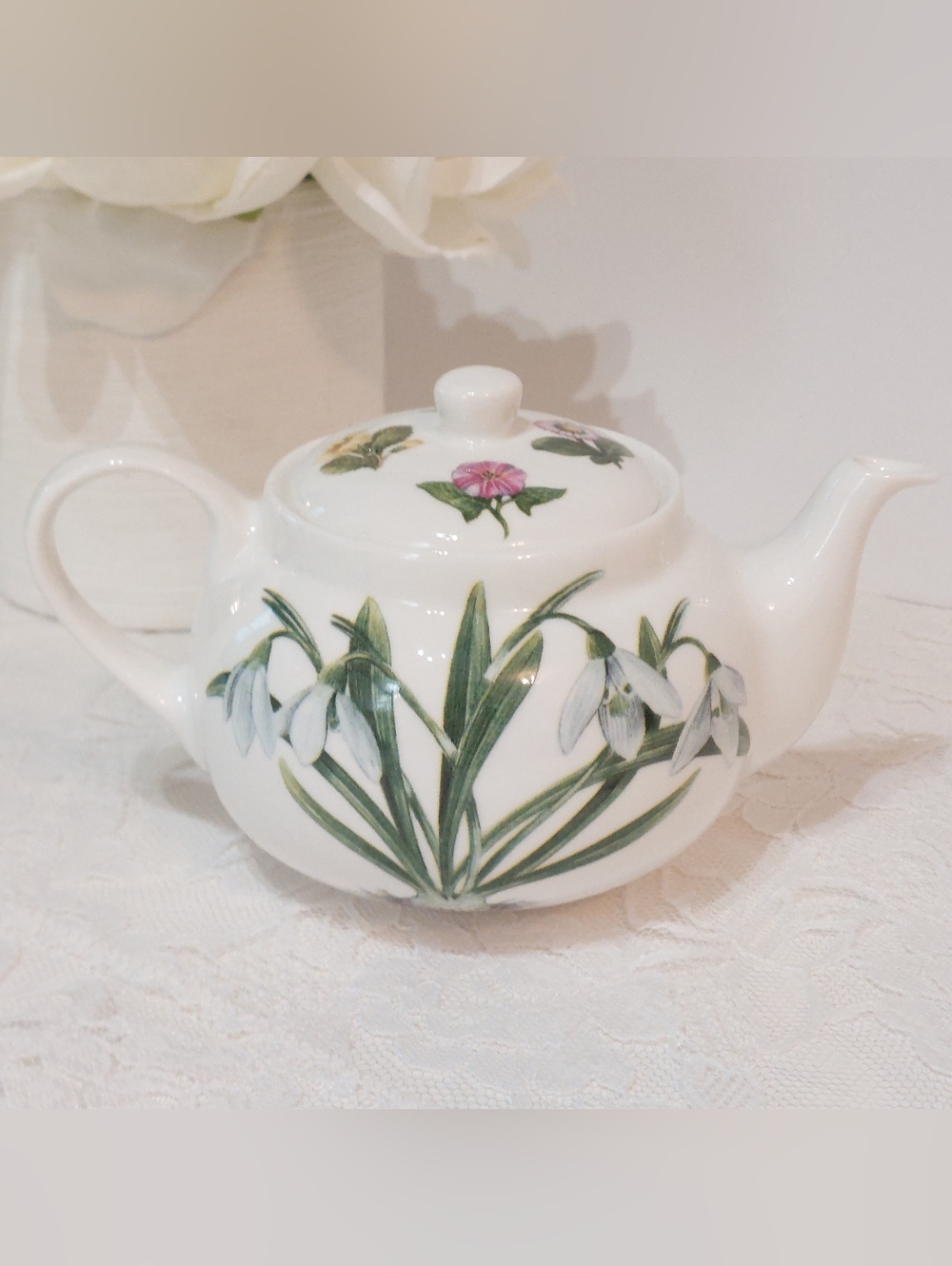 St. George Fine Bone China Teapot English Daisy Pattern, Personal Size (500ml)